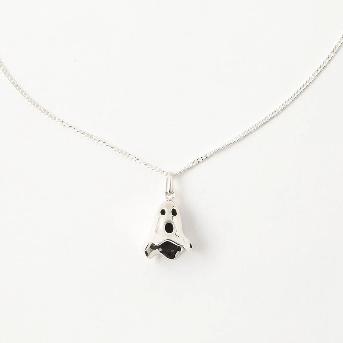 European and American popular Instagram style exquisite little ghost pendant necklace Halloween cartoon personality ghost